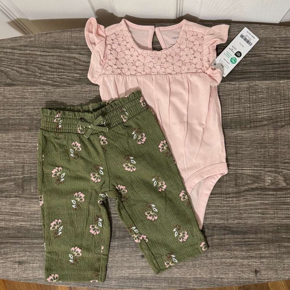NWT Carter’s Matching Set Size 3M